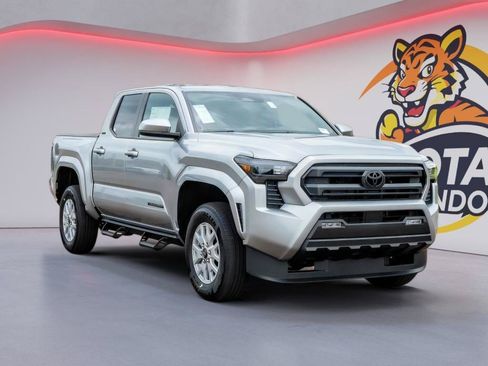 Certified 2026 Toyota Tacoma SR5 AWD/4WD image 3