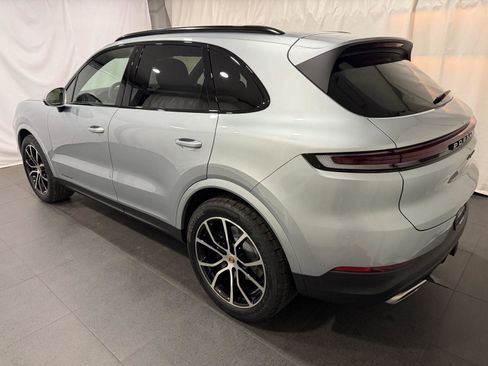 New 2026 Porsche Cayenne image 3