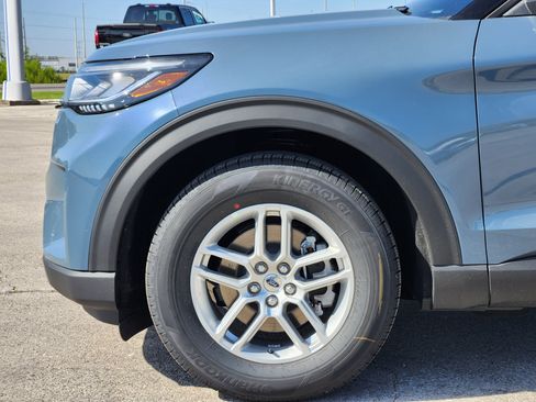 New 2026 Ford Explorer Active w/ Active Comfort Package RWD image 7