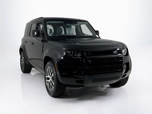 Used 2026 Land Rover Defender 110 X-Dynamic SE AWD/4WD image 7