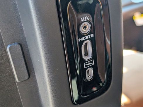 New 2026 Chrysler Pacifica Pinnacle image 25