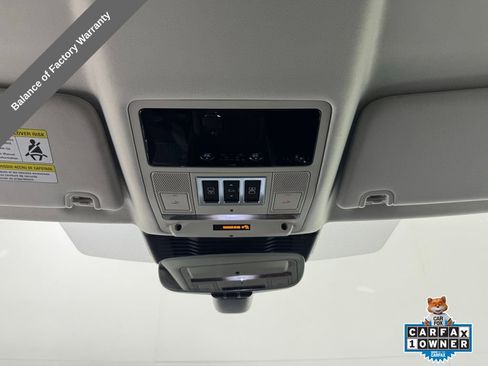 Used 2023 Land Rover Discovery S AWD/4WD image 28