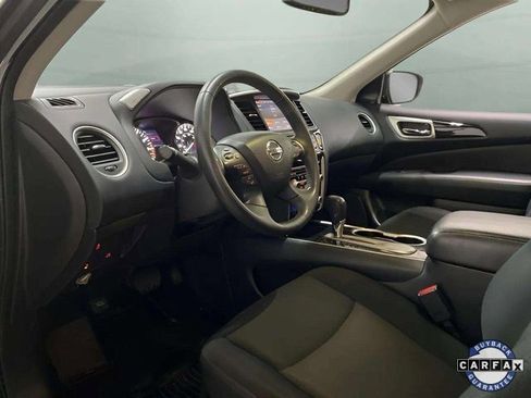 Used 2019 Nissan Pathfinder SV image 16