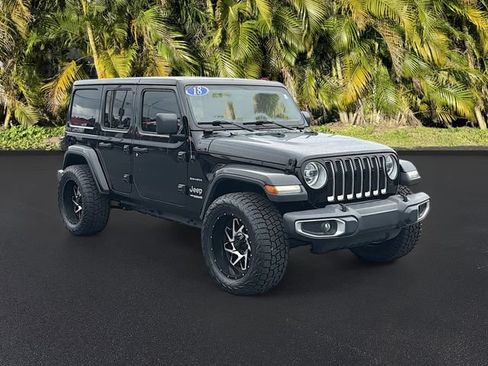 Used 2018 Jeep Wrangler Unlimited Sahara AWD/4WD image 2