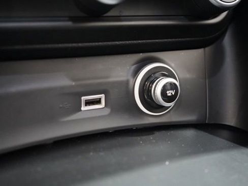 Used 2018 Alfa Romeo Stelvio Base image 27