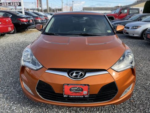 Used 2012 Hyundai Veloster w/ Style Pkg image 2