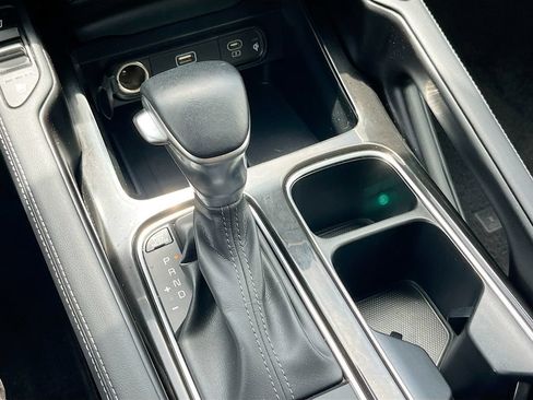 Used 2024 Kia Telluride EX w/ EX Captain's Chair Package FWD image 17