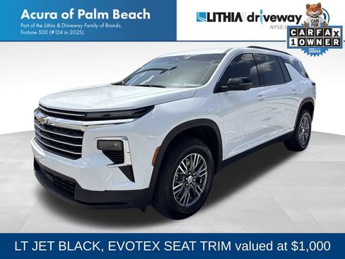 Used 2025 Chevrolet Traverse LT w/ Driver Confidence Package FWD image 1