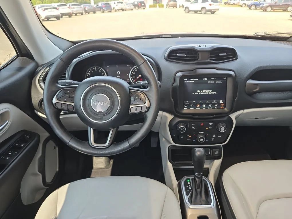 Used 2018 Jeep Renegade Limited w/ UConnect 8.4 Nav Group FWD image 14