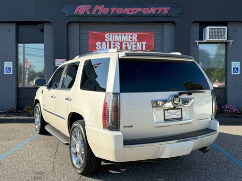 Used 2009 Cadillac Escalade AWD image 5