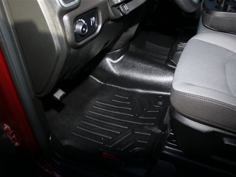 Used 2024 RAM 2500 Big Horn AWD/4WD image 36