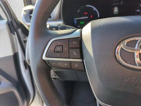 Used 2023 Toyota Sienna XLE w/ XLE Plus Package FWD image 14