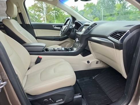 Used 2019 Ford Edge Titanium w/ Equipment Group 301A AWD/4WD image 8