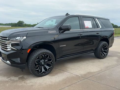 Used 2023 Chevrolet Tahoe High Country w/ Premium Package AWD/4WD image 5
