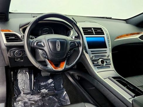 Used 2020 Lincoln MKZ Reserve FWD image 13