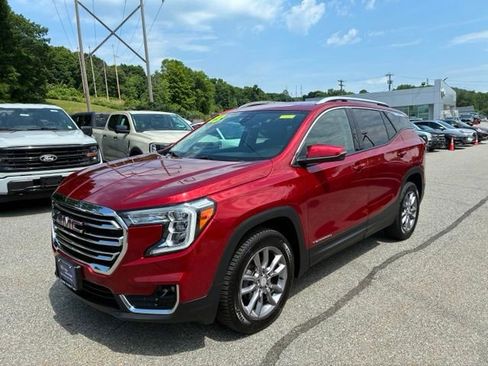 Used 2023 GMC Terrain SLT AWD/4WD image 2