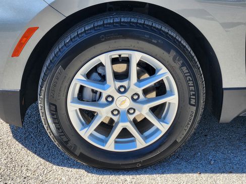 Used 2024 Chevrolet Equinox LS w/ LS Convenience Package image 29