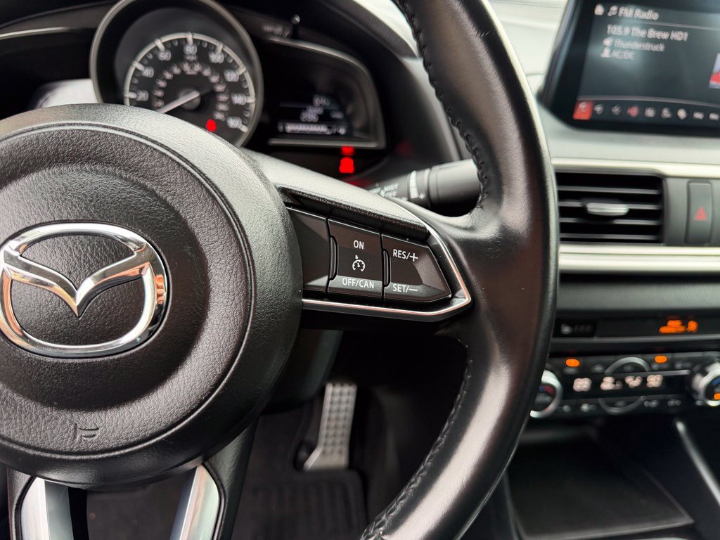 Used 2018 MAZDA MAZDA3 Touring FWD image 19