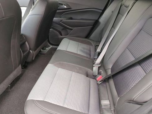 Used 2025 Chevrolet Trax LT w/ LT Convenience Package image 22