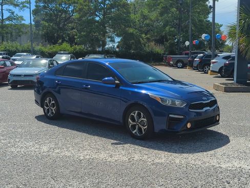 Used 2021 Kia Forte LXS FWD image 9