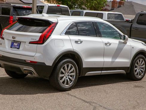 Used 2021 Cadillac XT4 Premium Luxury w/ Enhanced Visibility Package FWD image 4