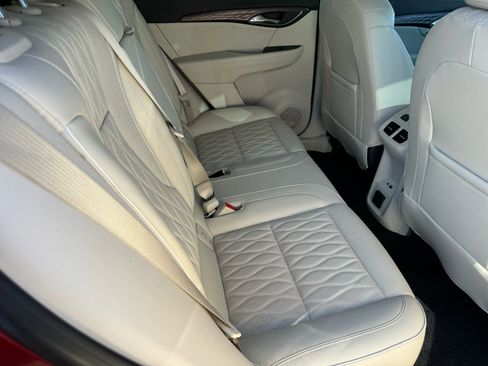 Used 2022 Buick Envision Avenir w/ Technology Package II image 12