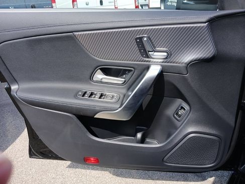 Used 2025 Mercedes-Benz CLA 250 4MATIC image 23
