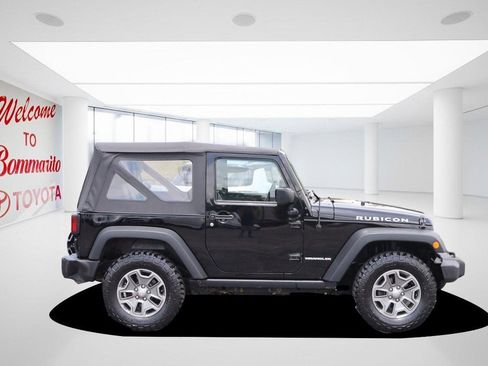 Used 2016 Jeep Wrangler Rubicon w/ Power Convenience Group AWD/4WD image 5