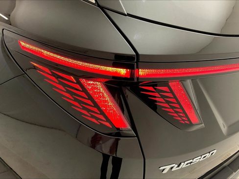 Used 2023 Hyundai Tucson Limited AWD/4WD image 23