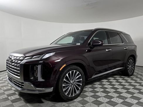 Used 2023 Hyundai Palisade Calligraphy image 2