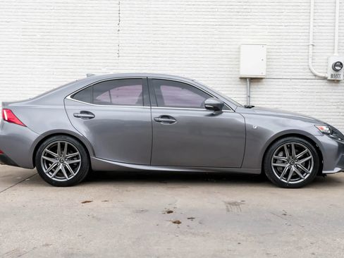 Used 2016 Lexus IS 200t RWD image 7