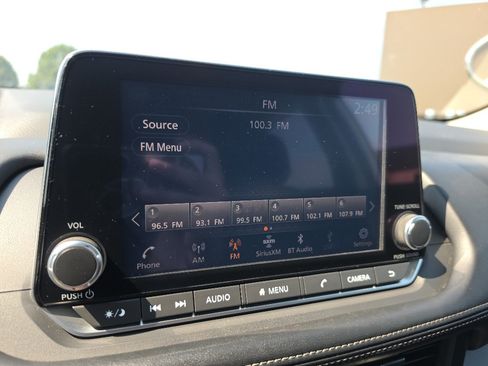 Used 2024 Nissan Rogue S FWD image 22