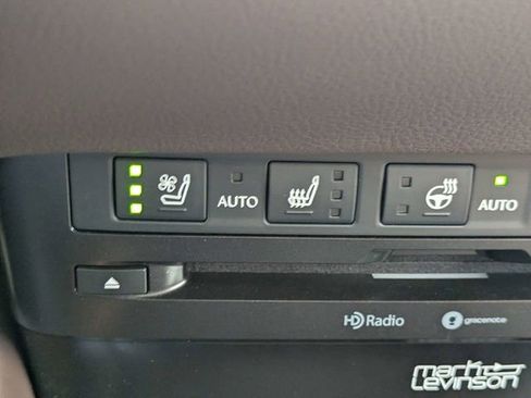 Used 2019 Lexus ES 350 Ultra Luxury w/ Accessory Package 2 FWD image 23