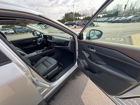 Used 2023 Nissan Rogue SV w/ SV Premium B Package AWD/4WD image 10