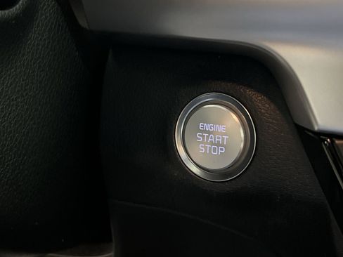 Used 2020 Kia Telluride LX image 32