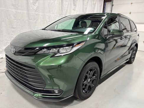 Used 2026 Toyota Sienna XLE Woodland Edition AWD/4WD image 3