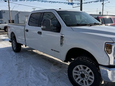 Used 2018 Ford F250 XLT image 2