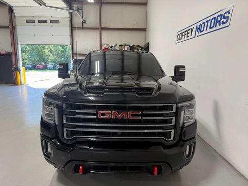 Used 2020 GMC Sierra 2500 AT4 w/ AT4 Premium Package AWD/4WD image 9