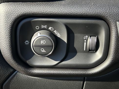 Used 2022 RAM 2500 Big Horn w/ Level C Equiment Group image 24