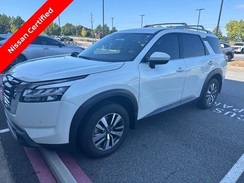 Used 2024 Nissan Pathfinder SL FWD image 1