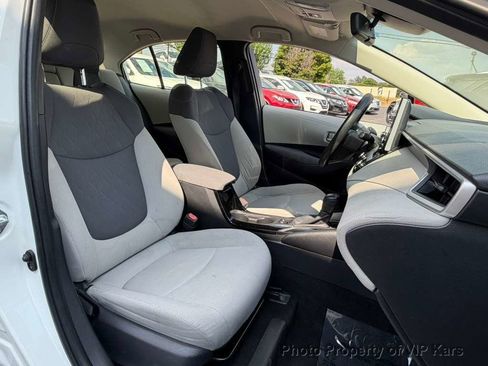 Used 2021 Toyota Corolla LE FWD image 14