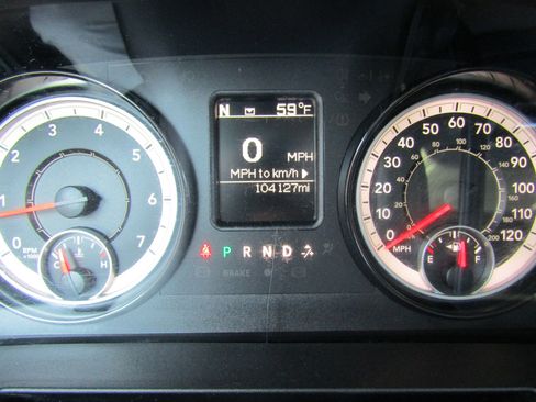 Used 2018 RAM 2500 Tradesman w/ Chrome Appearance Group image 29