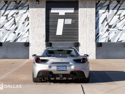 Used 2019 Ferrari 488 Spider image 14