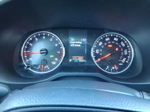 Used 2019 Toyota RAV4 XLE image 22