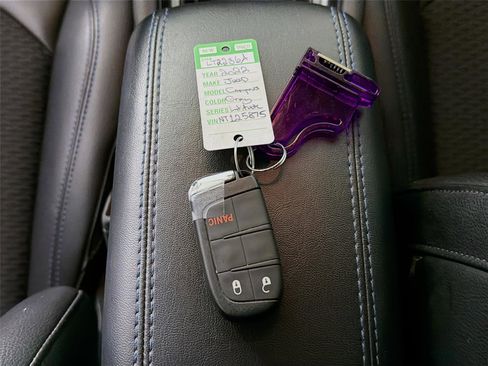 Used 2022 Jeep Compass Latitude image 31