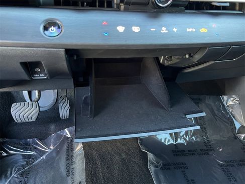 Certified 2023 Nissan Ariya AWD image 19