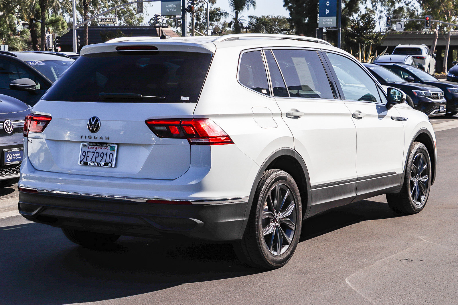 Used 2023 Volkswagen Tiguan SE FWD image 6