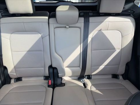 Used 2020 Ford Escape Titanium image 22