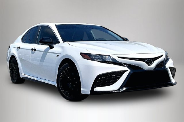 Used 2024 Toyota Camry SE FWD image 1