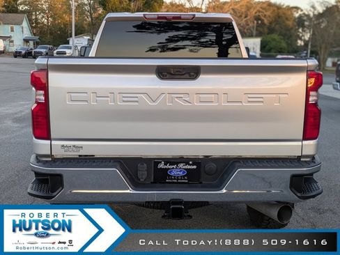 Used 2023 Chevrolet Silverado 2500 LT image 8